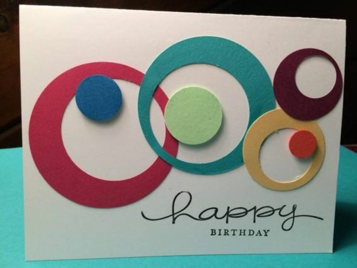 idée pour faire une carte d’invitation facile et personnalisée, carte de voeux avec motifs cercles 3d en papier cartonné de couleur