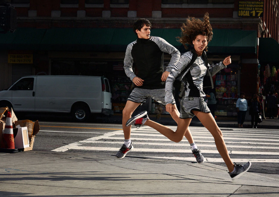 La collection Adidas X Missoni se compose de tenues de sports et de chaussures Ultraboost Clima