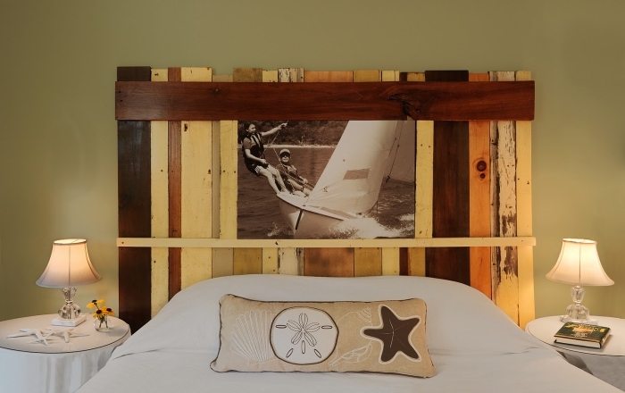 quelle peinture pour une chambre, déco chambre verte avec meubles bois, idée tete de lit originale à faire soi-même
