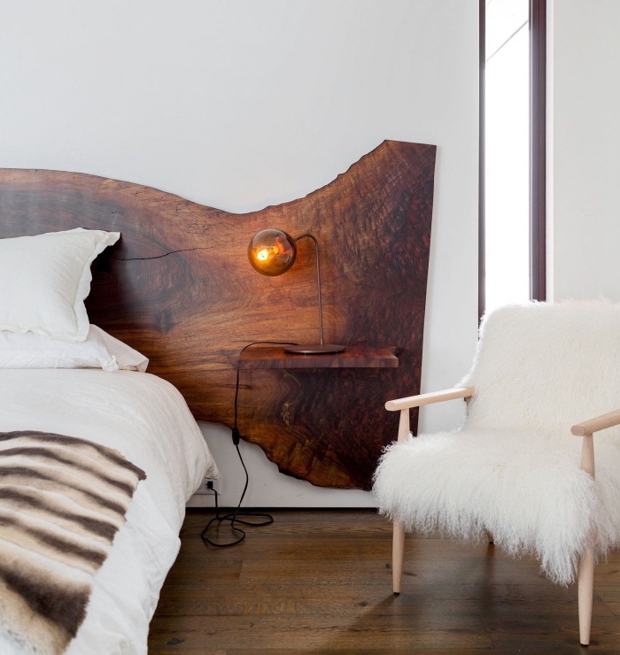 design intérieur style rustique dans une chambre à coucher blanche, réaliser une tete de lit bois flotté ou brut