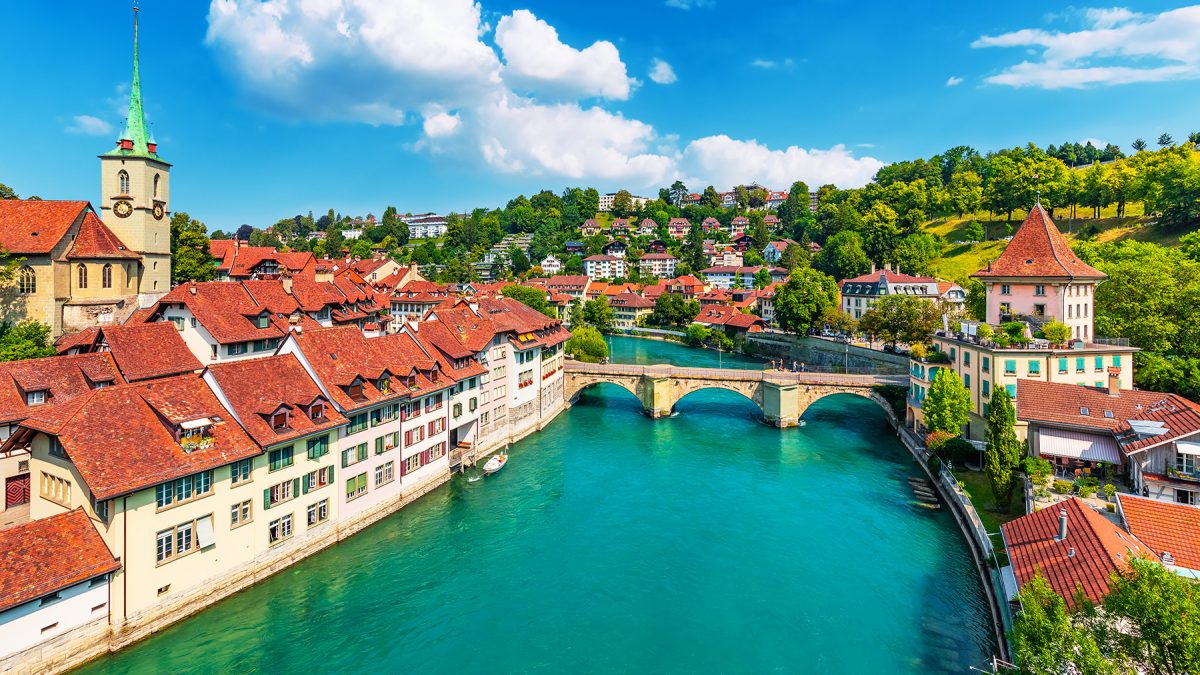 Idée de séjour en famille avec Photo de Bern, capitale de la confédération suisse et dont le centre est classé au patrimoine mondial de l'unesco 