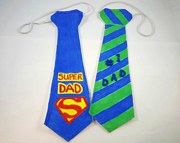 des cravates personnalisées découpées dans du carton à offrir comme cadeau pour la fête des pères, bricolage de fete des pers cadeau original