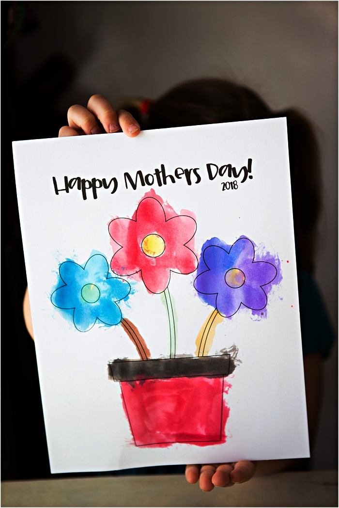 coloriage pot de fleur spécial à imprimer gratuitement, idée de bricolage fête des mères maternelle facile
