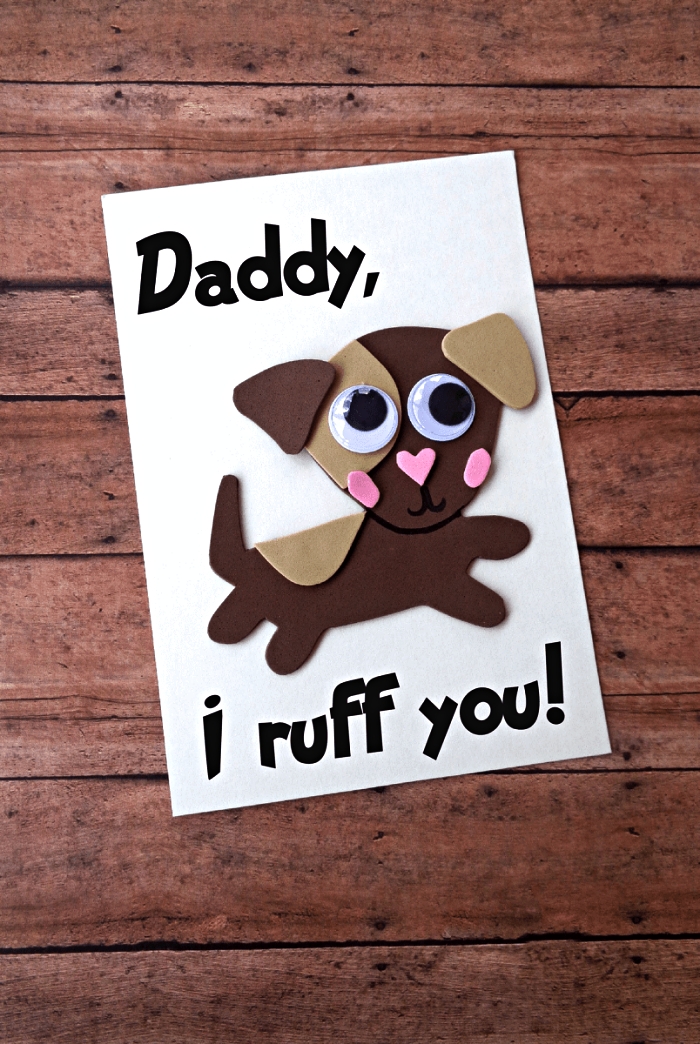 fabriquer une carte bébé chien en 3d à l'occasion de la fête des pères, bricolage fête des pères maternelle pour réaliser une carte de voeux personnalisée