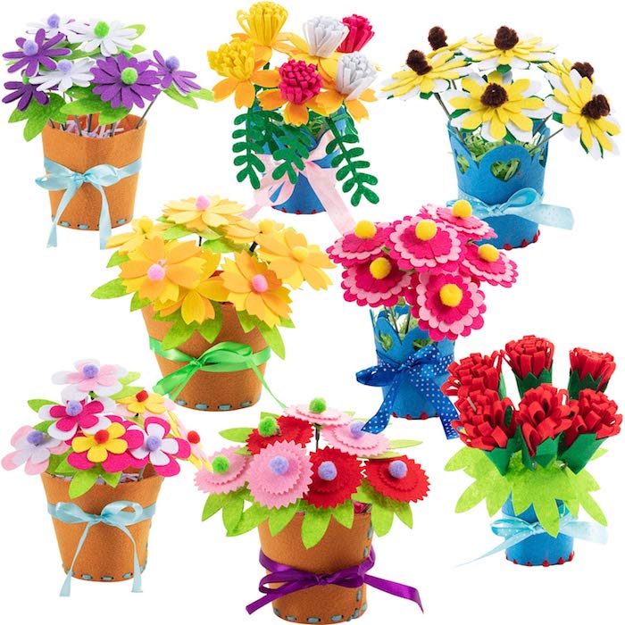 idée de pots de fleurs avec des fleurs en tissu dans un pot en tissu avec decoration de ruban coloré
