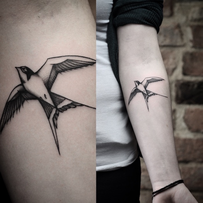 dessin hirondelle, modele de tatouage oiseau dans son envol tatoué sur le bras, tatouage avant bras femme