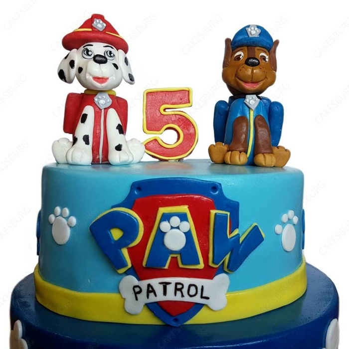 gâteau bleu original deco pat patrouille, anniversaire pat patrouille, deux chiens et logo