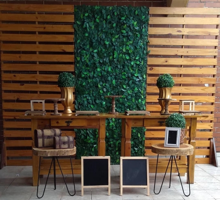 modèle séparation de pièce fait main en palette recyclé, idée mur végétalisé intérieur avec bois de palettes diy