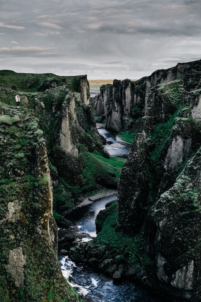 Norvège magnifique nature, riviere qui crée canyon de beauté, paysage mer, paysage magnifique, les plus beaux paysages du monde