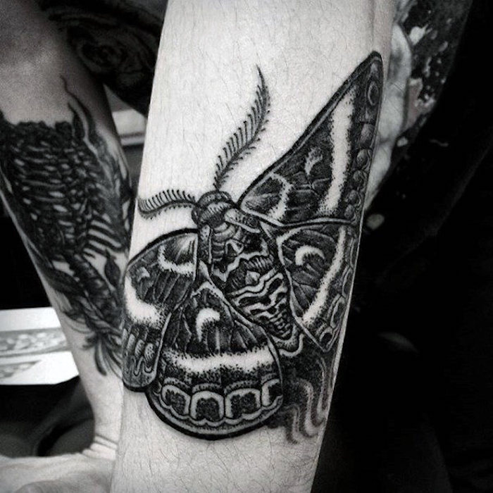 papillon graphique intéressant silhouette de papillon noir sur la peau, idée d image réaliste