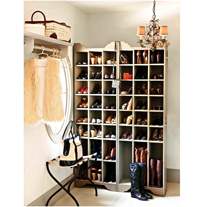 meuble de rangement chaussure à casiers à mettre dans l'entrée ou dans une pièce dressing, meuble à chaussures compartimenté