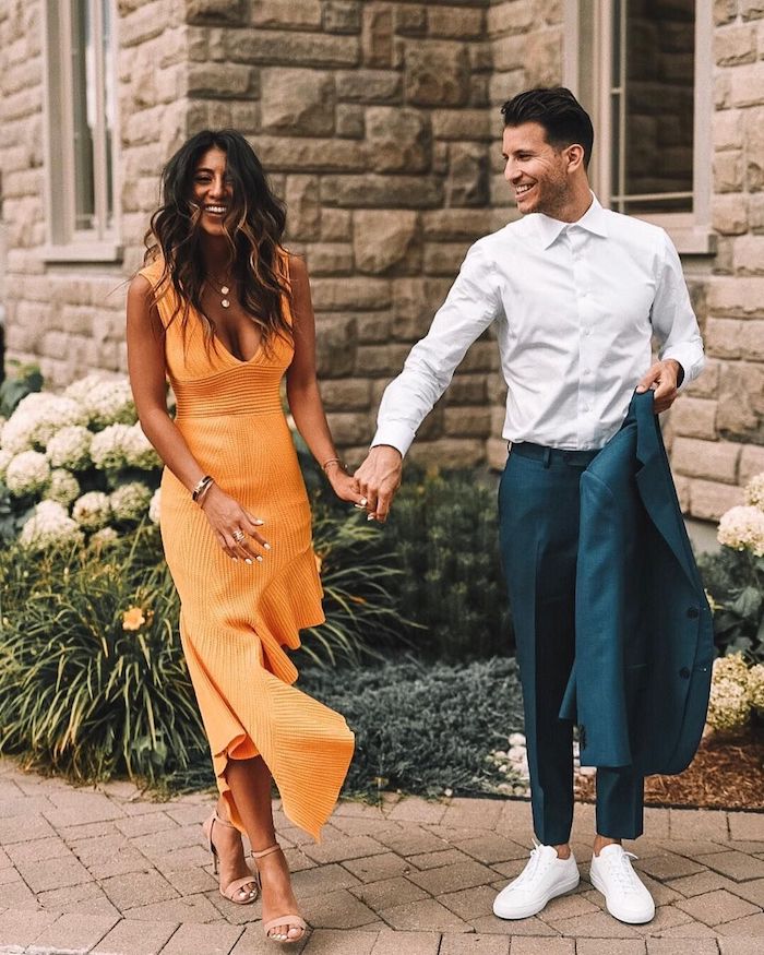 Belle femme et homme tailleur et robe orange cocktail, robe bohème chic, robe de ceremonie