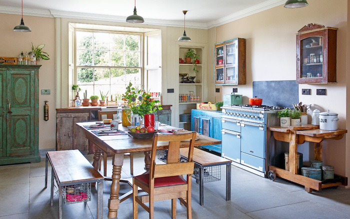 Meubles effet usagé, bois vieilli, cuisine renouvelée à la vintage, deco maison de charme, comment décorer la cuisine 