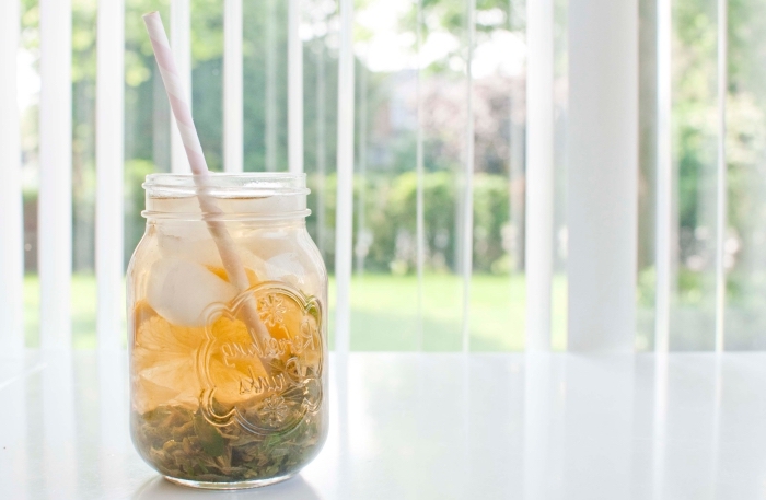 quel contenant pour une boisson froide, exemple comment conserver un ice tea maison dans un bocal, recette thé glacé facile