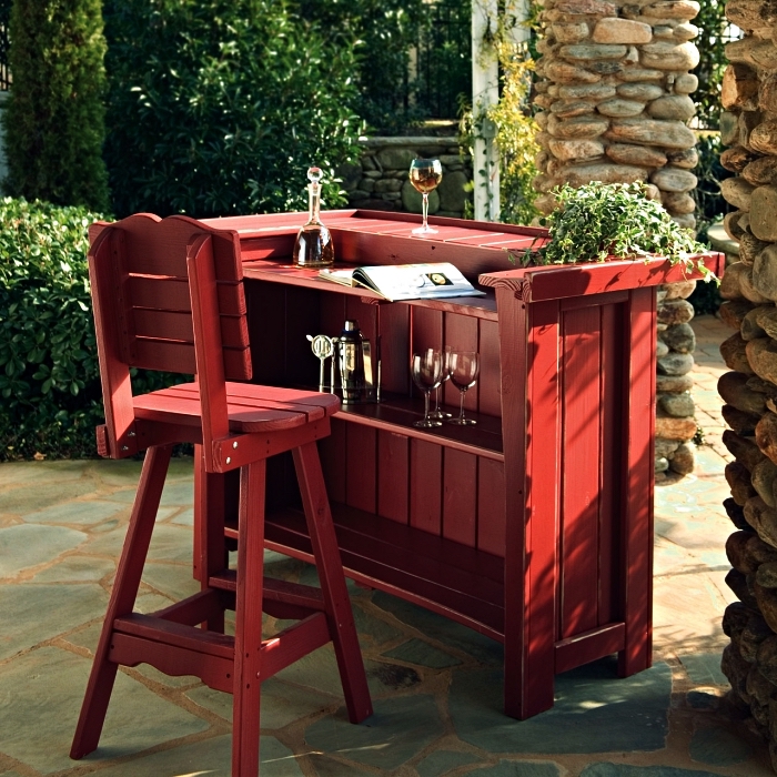 mini bar de jardin en bois peint rouge avec étagères, coin bar en bois pour le jardin ou la véranda
