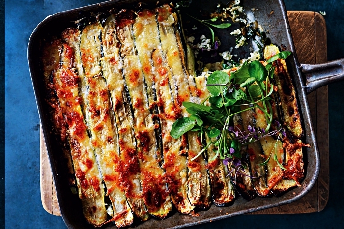 recette simple et rapide lasagne végétarienne de courgettes et tomates, idee recette plat principal à base de courgettes gratinées