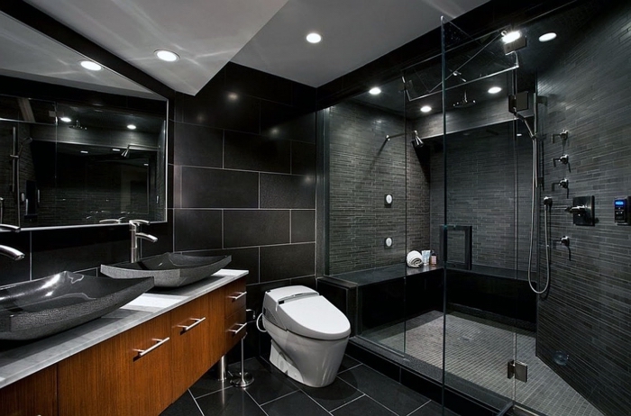 décoration salle de bain noire avec meuble vasque en bois marron, design intérieur moderne salle de bain foncée
