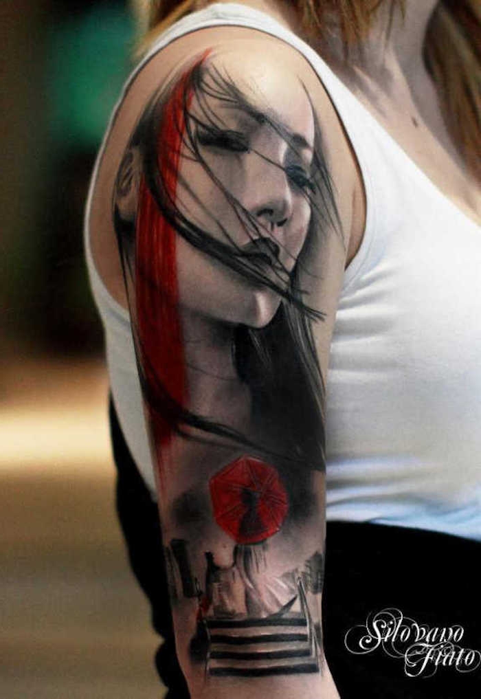 tatouage femme design asiatique, parapluie rouge, cheveux noirs, tatouage bras visage de femme