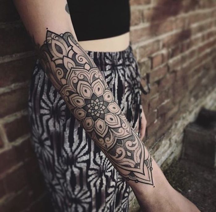 Tatouage Mandala Femme Avant Bras