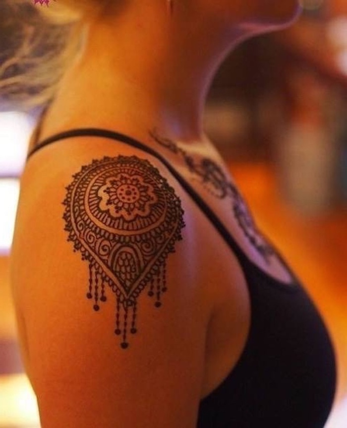 Tatouage Paule Femme Mandala