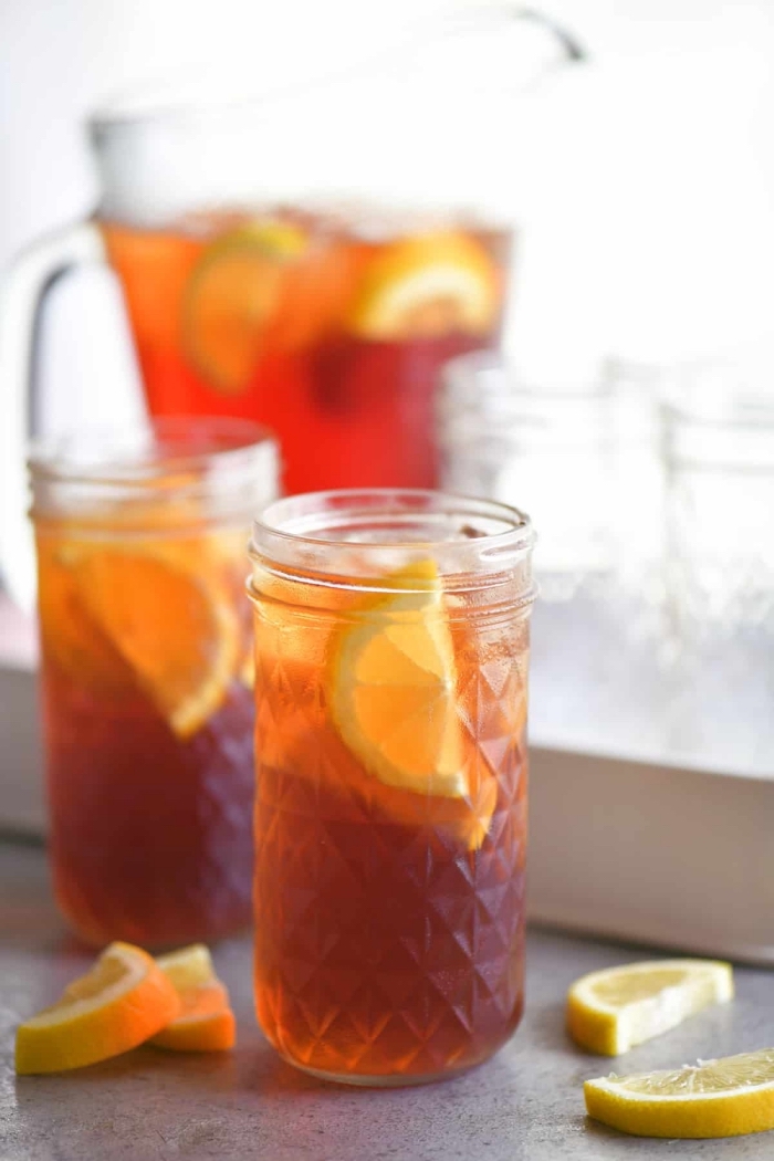 idée boisson detox facile, quelle boisson froide sans sucre ajouté préparer, exemple de recette thé glacé pêche
