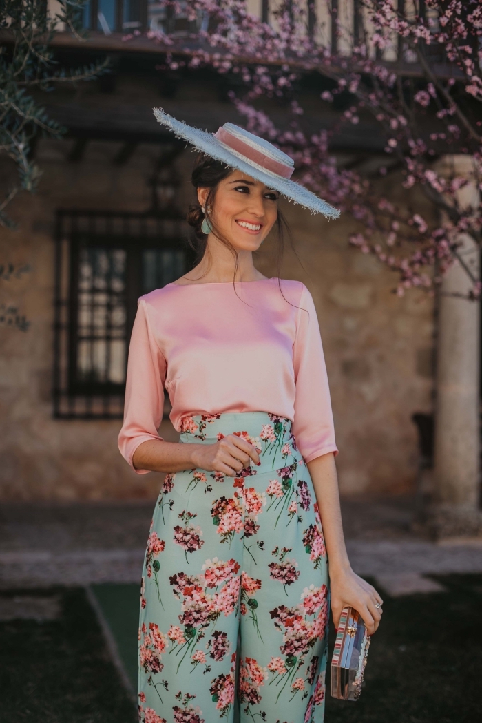 tendances couleurs pastel pour tenue femme invitée 2019, exemple de tenue habillée pour mariage en rose et vert pastel