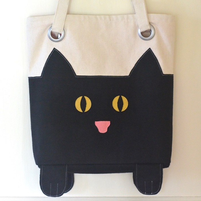 Tuto sac cabas avec dessin de chat noir mignon, choix sac en tissu, diy couture pour débutant, exemple de sac pour petite fille à faire soi même