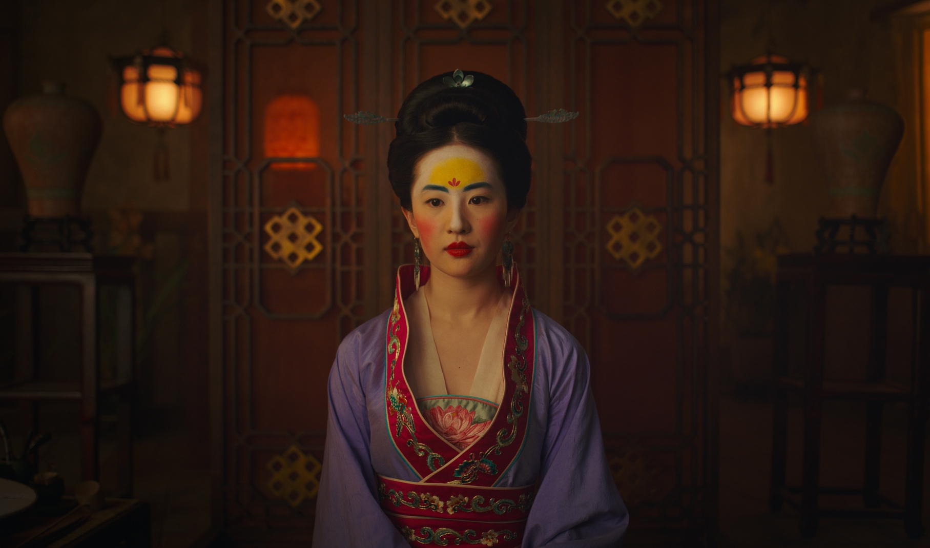 Disney a dévoilé un premier trailer de Mulan 2020, avec Liu Yifei alias Crystal Liu dans le rôle principal de Hua Mulan