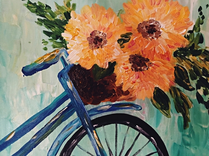 peinture panier de vélo décoré de fleurs sur fond vert d'eau réalisé à l'acrylique, idée de tableau facile pour apprendre a peindre à l'acrylique