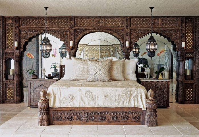 comment aménager une chambre avec plafond et plancher beige aux murs foncés, exemple tête de lit en bois artisanale
