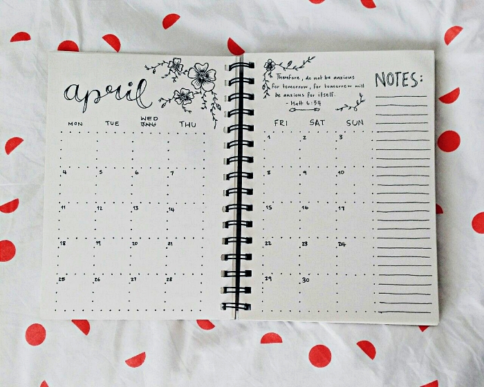 calendrier mensuel avec grille et place pour des notes, carnet personnalisé avec tableau d'organisation pour le mois entier