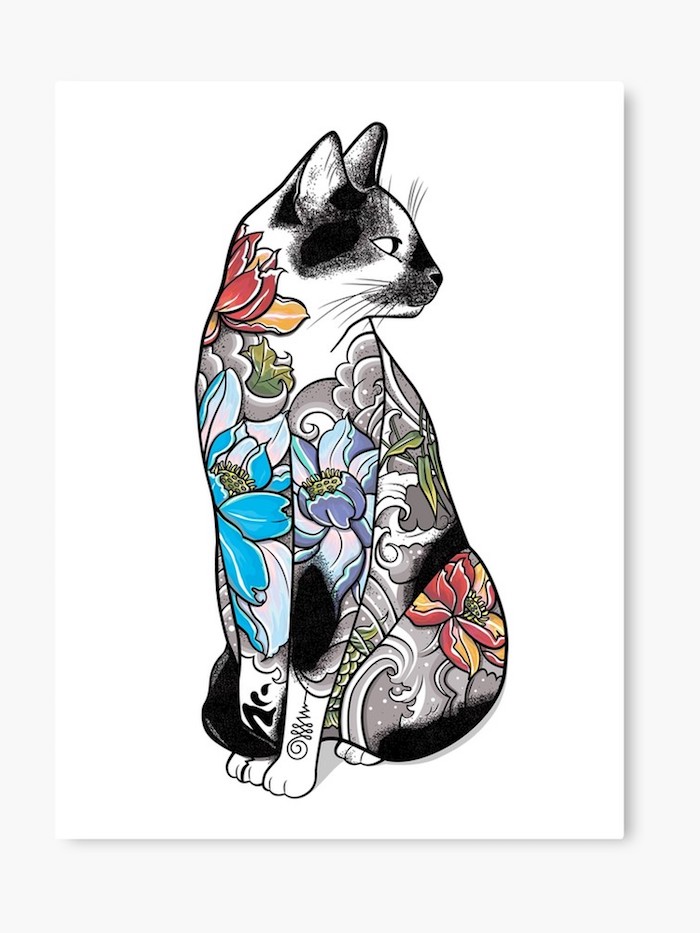 Chat tatoué de fleurs dessin original, idée de tatouage fleur de lotus, magnifique tatouage fleur