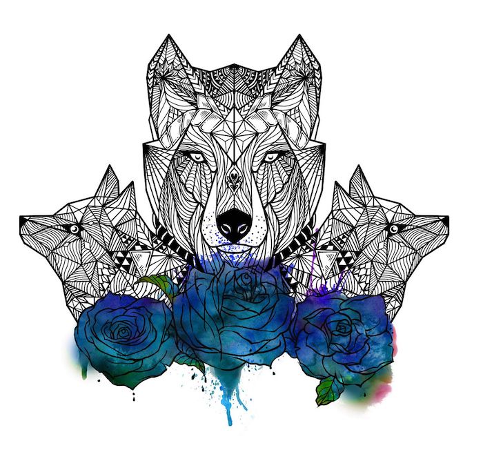 idée dessin tatouage, trois loup aux têtes graphiques à figures géométriques et des roses bleues aquarelle à la base
