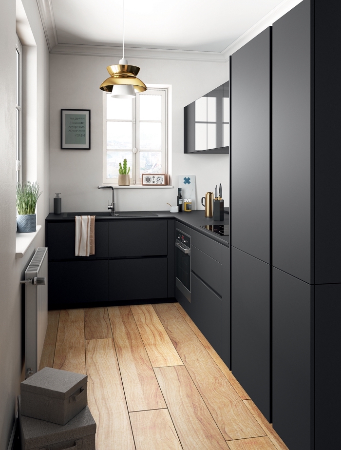 idée agencement cuisine en l pour espace limité, design petite cuisine blanche et noire avec plancher effet bois
