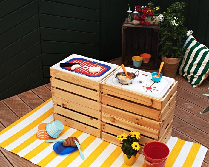 construire une kitchenette enfant avec des cagettes ikea knagglig, ikea boite rangement knagglig détourné en meuble d'extérieur