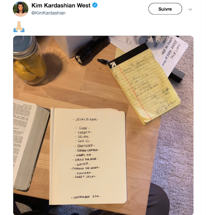 Kim Kardashian publie une photo sur Twitter comprenant la liste des morceaux et la date de sortie de Jesus Is King, le prochain album de Kanye West