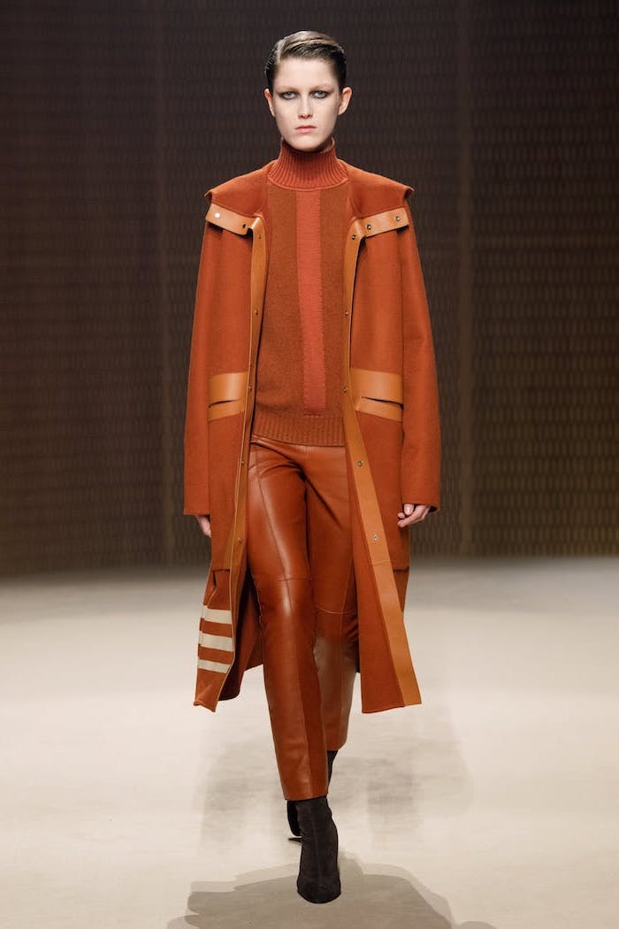 Orange manteau et tailleur cool tenue chic femme, manteau femme hiver 2019 2020 tendances
