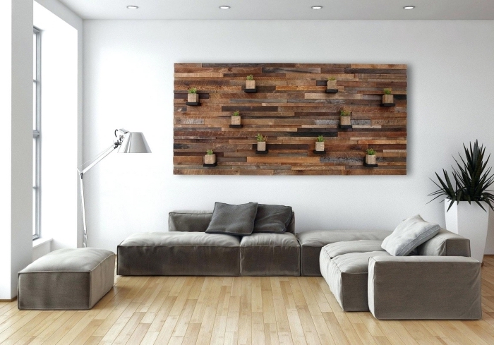 idée comment décorer un mur de pièce blanche avec revetement mural bois, exemple parement bois couleurs différentes