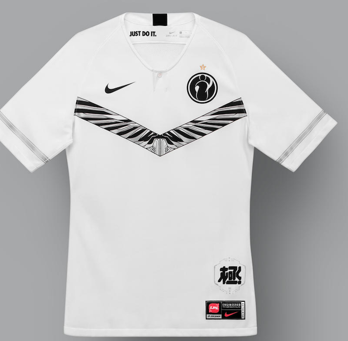 L'équipe chinoise de Pro League Of Legends, Invictus Gaming, portera le maillot blanc et noir conçu par Nike, partenaire de la ligue