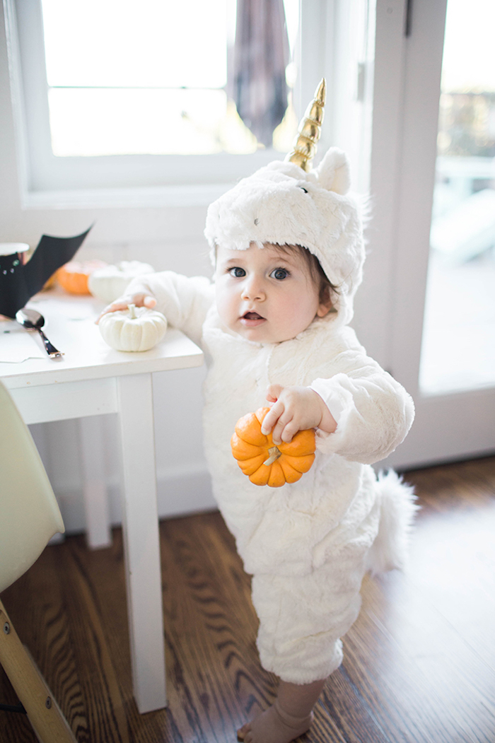 Licorne costume pour petit bébé, idée automne décoration et deguisement enfant, halloween costume pour bébé