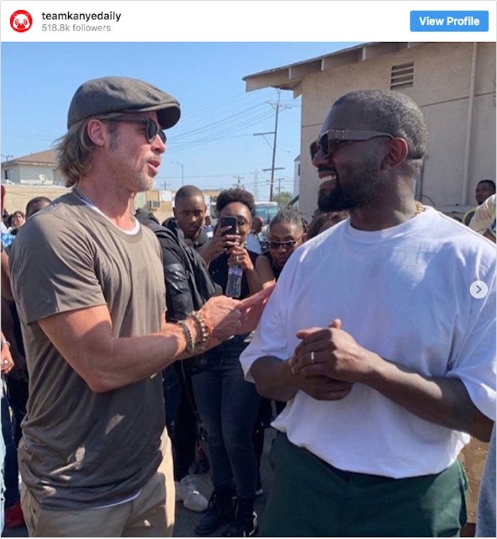 Brad Pitt a rendu visite à Kanye West lors du Sunday Service du dimanche 21 août à Watts, Californie