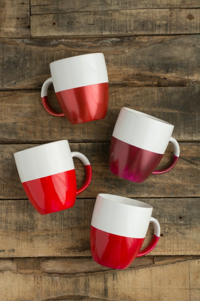 activité manuelle hiver, idée comment customiser une tasse café blanche, personnaliser une tasse avec peinture bicolore