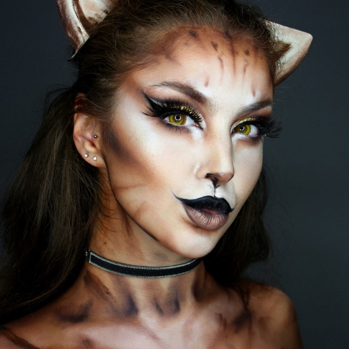 technique controuing pour maquillage halloween femme, idée maquillage femme en chat avec faux cils et eyeliner