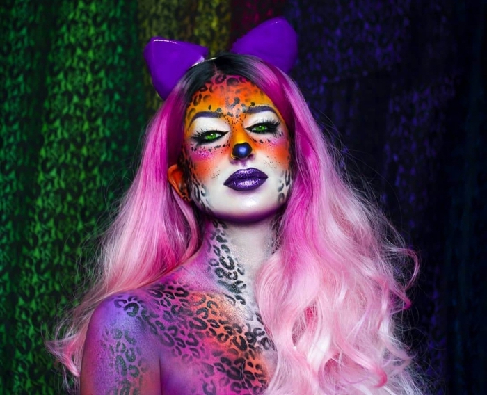 technique de maquillage pour faire un déguisement chat féroce halloween femme, idée maquillage halloween peinture visage