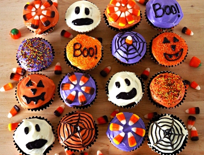 cupcakes d'halloween au chocolat et aux glaçages de crème beurre divers, recette halloween facile et rapide