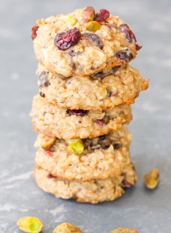 idee pour faire des cookies sains aux flacons d avoine, raisins et pistaches, utiliser le sirop d erable pour remplacer le sucre