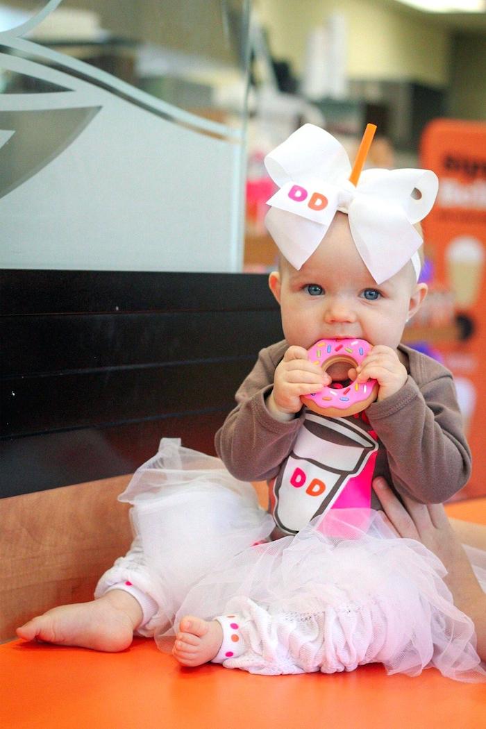 Dunkin donut deguisement bebe fille adorable, deguisement halloween enfant simple à réaliser