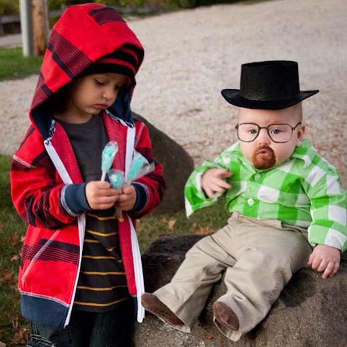 Deux bébés déguisés comme les caractères de Braking Bad, deguisement groupe, comment s'habiller, déguisement en commun
