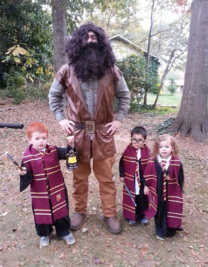 Hagrid et Harry Poter déguisement original, habit halloween simple à faire, enfants et père commun déguisement 