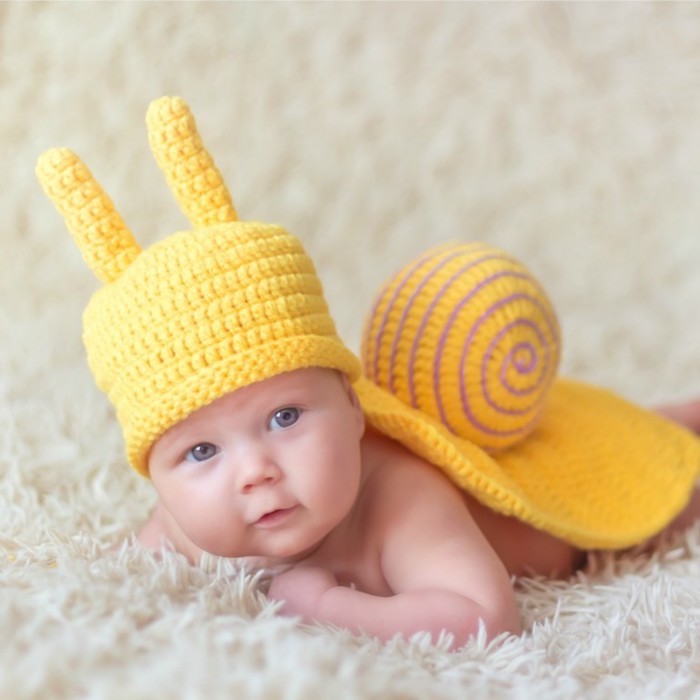 Escargot jaune en crochet deguisement bebe, idée de deguisement halloween enfant, diy costume pour les plus petits